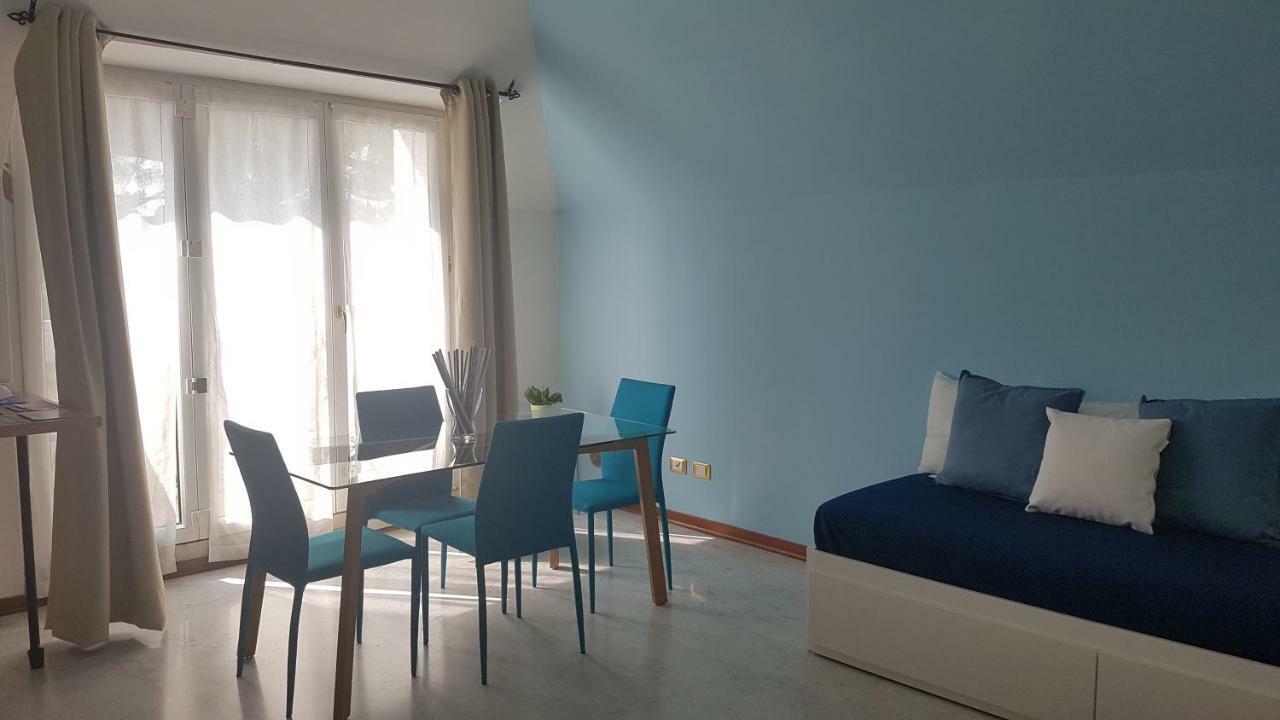 La Magnolia Apartments Violet Дезенцано-дель-Гарда Екстер'єр фото